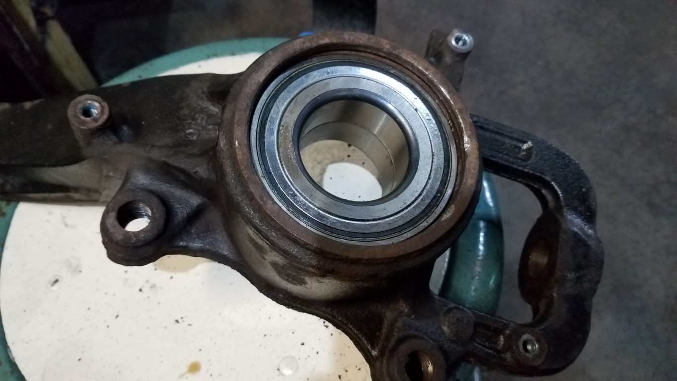 Front wheel bearing noise and replacement. Club Touareg Forum